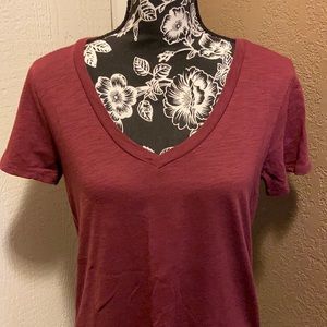 NWOT American Eagle v-neck tee